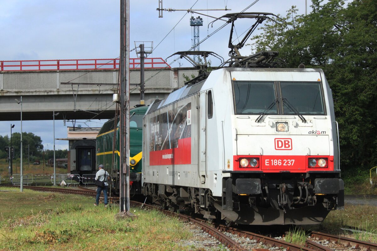 W�hrend ein Ausstellung in Retrotrain in Saint-Ghislain am 17 Augustus 2024 k�nnte u.A. auch DB Cargo 186 237 besichticht werden.