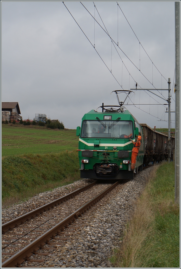 Zuckerrübenverlad auf der freien Strecke bei Mauraz. 
15. Okt. 2014