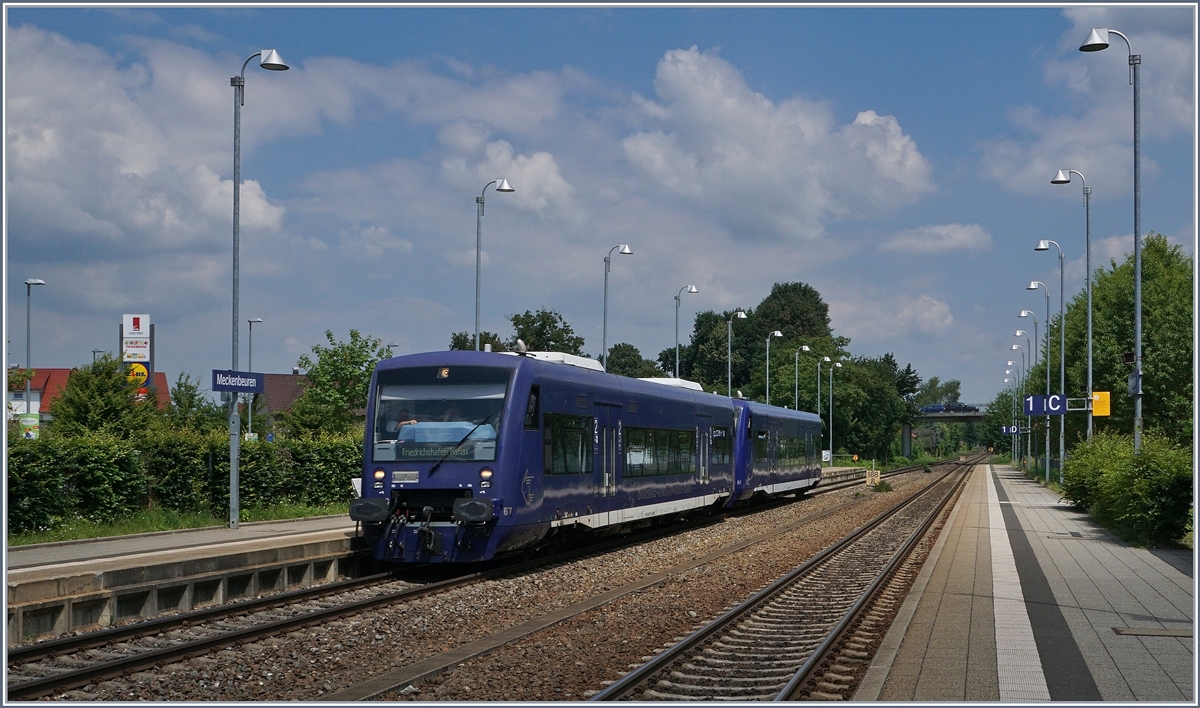 Zwei VT 650 als BOB Regionalzug nach Friedrichshafen beim Halt in Meckenbeurren. 
16. Juli 2016