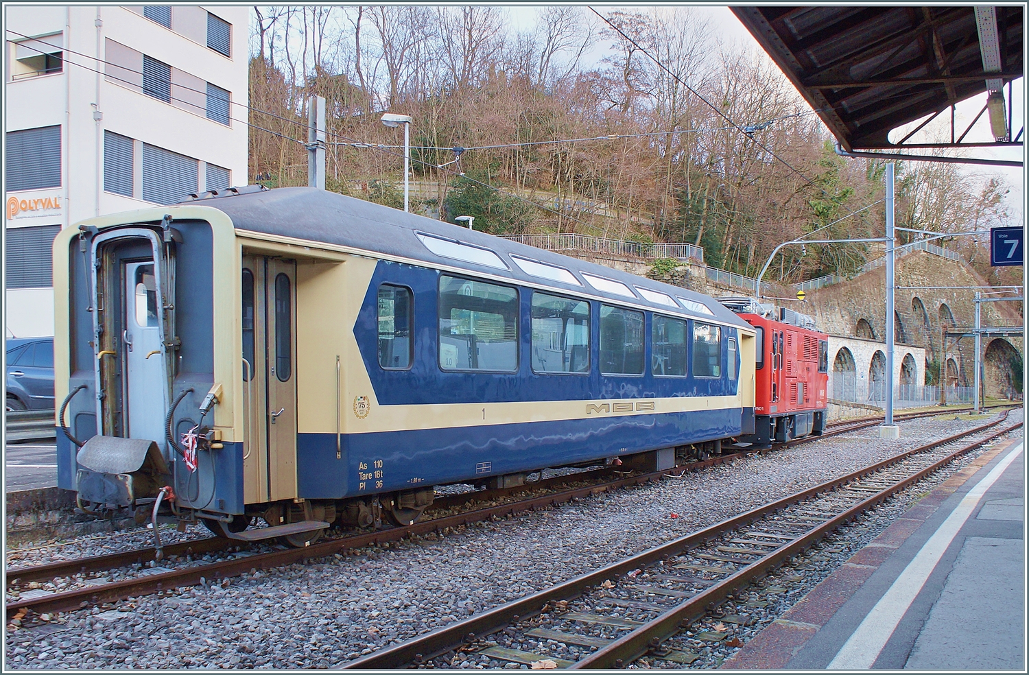 Der zum Jubiläum  40 Jahre GoldenPass Express  vor einigen Jahren in den farblichen Ursprungszustand zurückversetze MOB As 110 zeigt sich in einen schlechten Zustand in Vevey, was schlimmes befürchten lässt. 

4. Februar 2023