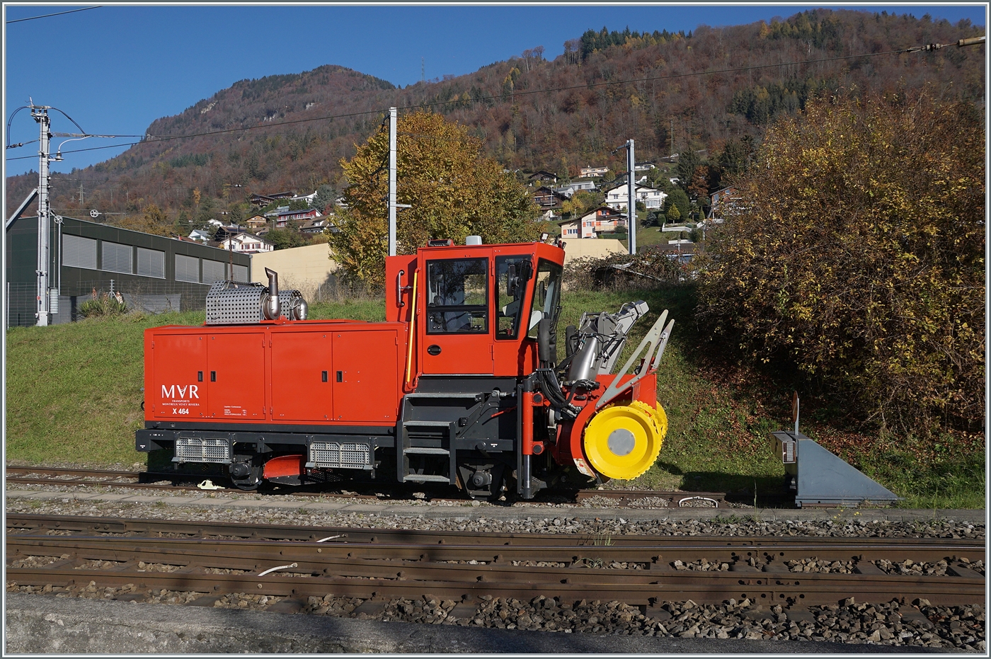 Nochmals die MVR X464, nun bei Sonnenschein und etwas weniger kalten Temperaturen. 

16. Nov. 2024