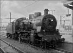 In der S/W Bearbeitung f�llt die SNCB Farbgebung der P8 nicht so offensichtlich ins Auge, da es sich bei dieser Lok ja um die rum�nische 230 084 (Fabriknummer 18939) handelt, die 2007 in die belgische