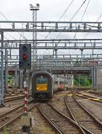 SNCB/NMBS Triebzug AM (Automotrice) 96 517 f�hrt am 14.06.2013, als IC Br�ssel–Namur–Luxembourg, in den Bahnhof Luxemburg (Stadt) ein.