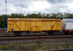 Zweiachsiger gedeckter Güterwagen 40 88 1502 947-0 B-INFBL, der Gattung Gbs (Type 2216A8), des belgischen Infrastrukturunternehmens Infrabel, als Energiewagen (mit darin befindlichen