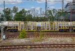 Vierachsiger Weichentransportwagen (Drehgestell-Flachwagen)  87 80 4749 006-4 D-LOG der Gattung Sklps der Vossloh Logistics GmbH abgestellt am 30.04.2022 in Schwerte (Ruhr).
