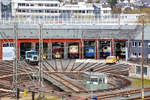Blick vom Parkdeck der City Galerie auf die offene Tore des Siegener Ringlokschuppens, hier befindet sich das S�dwestf�lische Eisenbahnmuseum, wo am 23.04.2017 Museumstag war.