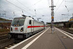 Die 147 559-9 (91 80 6147 559-9 D-DB – IC 4885) der DB Fernverkehr AG erreicht am 30.04.2022, mit dem IC 2227 (M�nster Hbf - Hamm Hbf - Siegen Hbf - Frankfurt am Main Hbf), den Hauptbahnhof