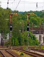   Die Zeiten der Formsignale in Kreuztal geh�ren wohl bald der Vergangenheit an, die ersten neuen Lichtsignale, wie hier die Signale 25 ZR 3 und 25 ZR 4 stehen bereits am 30.05.2014.