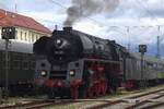 Am 26 Mai 2022 steht 01 519 mit ein Sonderzug in Nördlingen und wird vom Museumsgebiet fotografiert.