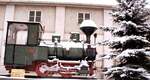 Schmalspurdampflok Nr.2 auf dem Sockel zwischen Nördlingen Bahnhof und dem Betriebsgelände der Bayern Bahn steht die 700mm Schmalspurdampflok.