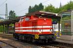   Die V100.01 (203 213-4) der HGB - Hessische Güterbahn GmbH in Buseck, ex DB 202 573-2, ex DR 112 573-1, ex DR 110 573-3 durchfährt den Bf.