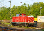   Die 212 323-0 (92 80 1212 323-0 D-DB) der DB Fahrwegdienste GmbH, ex DB V 100 2323,  abgestellt am 06.05.2017 beim Bahnhof Gießen.