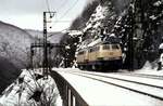 218 424-0 und 218 auf der Geislinger Steige am 30.11.1980.
