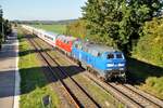218 056-1 von PRESS und 218 411-7 DB mit IC 2013 Allgäu in Vöhringen am 26.09.2023.