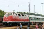 Am 10 September 1999 treft V 200 002 mit ein Sonderzug in Aachen west ein.
