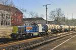 Alpha/LOCON 1506 schleppt ein Kesselwagenzug durch Köln Süd am 20 Jänner 2017.