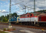 Im schlepp der 211 041-9 der NeSa (Eisenbahn-Betriebsgesellschaft Neckar-Schwarzwald-Alb mbH, Rottweil), ex DB V 100 1041, durch den Bahnhof Betzdorf (Sieg) in Richtung Köln am 25.06.2022, zwei