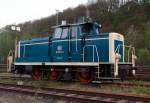 Im letztem Licht: Die 261 671-2 der Aggerbahn (Andreas Voll e.K., Wiehl), ex DB V 60 671, abgestellt am 28.04.2012 in Betzdorf/Sieg.