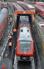 Waschtag in Ulm; 611 010 und andere Dieseltriebzüge bei der Waschanlage in Ulm am 26.02.2010.