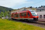  Der Dieseltriebwagen 640 004 (95 80 0640 004-7 D-DB) ein Alstom Coradia LINT 27 der DB Regio (DreiLänderBahn) verlässt als RB 95 (Au/Sieg – Betzdorf – Siegen) am 18.05.2012 den