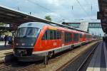   Zwei gekuppelte Dieseltriebwagen Siemens Desiro Classic (642 573 / 642 073 und 642 677 / 642 177) sind am 31.05.2014 gerade, als R 6 (Karlsruhe Hbf - Wörth (Rhein) - Landau Hbf - Neustadt Hbf),