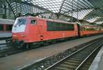 EC 'Joseph Haydn' steht am 16 April 1998 mit 103 186 in Köln Hbf.