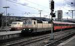 103 126-9 und 181 225-4 mit ÖBB EC in Stuttgart im Oktober 1993.