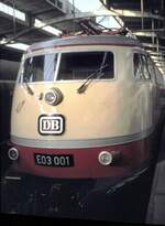 E 03 001 in Nürnberg, Ausstellung 100 Jahre DB Museum Nürnberg am 16.10.1999.
