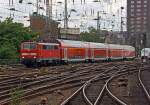 111 125-1 mit vier DoSto&acute;s kurz vor der einfahrt in den Hbf K�ln am 07.07.2012.