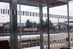 Beim Bahnhof Freilassing stand am 15 Januar 2025 die 111 212-7 „Loreley“ (91 80 6111 212-7 D-DB) der DB Regio AG – NRW bzw. DB Gebrauchtzug. Leider hier nur aus der Ferne aus einem Zug aufgenommen. 