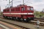 Am 8 April 2017 steht ex-DR 211 030 in Dresden Hbf.