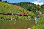   Gezogen von einer 143er hat der RE 1  Mosel-Saar-Express  (Koblenz - Bullay - Wittlich - Trier - Saarburg - Saarbrücken) am 21.06.2014 den Prinzenkopftunnel verlassen und fährt am 786m