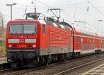   Die 143 568-4 (91 80 6143 568-4 D-DB) der DB Regio AG, ex DR 243 568-3, fährt am 31.10.2015, mit dem RB 27  Rhein-Erft-Bahn  Koblenz Hbf - Köln Hbf, in den Bahnhof Bonn-Beuel ein.