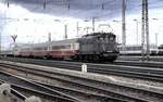 145 155-8 mit IC zur Bereitstellung in München am 27.06.1982.