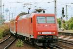RE-1 mit 145 042 treft am 13 April 2000 in Köln Deutz ein.