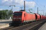 Am 2 Mai 2024 durchfahrt 145 068 mit ein Getreidezug Celle auf den Weg nach Maschen.