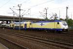Am 28 April 2015 legt 146 531 sich in die Kurve in Hamburg-Harburg.