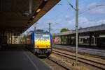 Die 146 519-4 (91 80 6146 519-4 D-BTH) der Landesnahverkehrsgesellschaft Niedersachsen mbH (LNVG) fährt am 14 Mai 2022, mit dem metronom ME RE3 nach Hamburg Hbf, in den Hauptbahnhof Hannover ein.