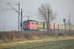 151 138-5 mit Containerzug in Neu-Ulm Pfuhl am 21.11.2009.