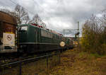 Vor dem sogenannten  Henkelzug  (Langenfeld/Rhld.