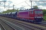 Mit ein Sch�tterzug, der von zwei BE-Dieselloks eingefahren war, steht am 15 Juli 2019 WFL 155 110-0 in Bad Bentheim abfahrtbereit f�r die Stufe nach Minden.