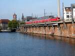 182 mit Doppelstockwagenzug auf der Jannowitzbrücke in Berlin am 23.10.2019.