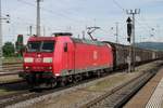 Am 5 Juni 2014 durchfahrt 185 053 Basel Badischer Bahnhof.
