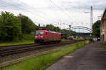 Nach getaner Arbeit fährt die 185 394-4 (91 80 6185 394-4 D-DB) der DB Cargo AG am 21 Mai 2024 vom Rbf Kreuztal in die Abstellgruppe, zuvor hatte sie einen Güterzug nach Kreuztal gebracht.