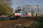 Am 4 November 2020 d�nnert ein KLV mit 186 499 an der Spitze durch Hulten.