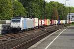 Lineas 186 424 zieht ein KLV durch Köln Süd am 24 September 2020.