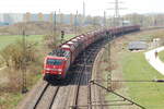 189 052-4 mit Fad Ganzzug mit Schottersteinen beladen bei Neu-Ulm Pfuhl am 09.04.2009.
