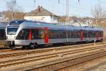   Der modernisierte 3-teiliger Stadler Flirt ET 23 2106  Plettenberg  (94 80 0427 105-2 D-ABRN / 94 80 0827 105-8 D-ABRN / 94 80 0427 605-1 D-ABRN) der Abellio Rail NRW ist am 15.02.2015 beim Hbf