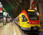   Der dreiteilige Stadler FLIRT 427 543 / 429 043 gekoppelt mit dem fünfteiligen Stadler FLIRT 429 044 / 429 545 der Hessische Landesbahn GmbH (HLB) ist am frühen Morgen des 05.10.2015