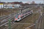 - Ein VIAS Flirt auf Abwegen - Der VIAS Flirt N� 404 (428 138-2) f�hrt am 29.12.2012 im Auftrag der ODEG (Ostdeutsche Eisenbahn Gesellschaft GmbH) als RE 4 (RE 37317) von Rathenow nach Ludwigsfelde in
